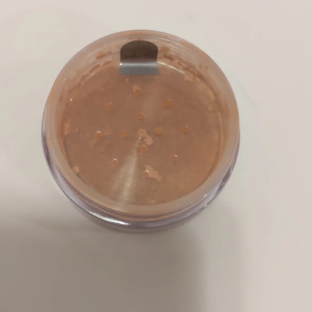 Avon Smooth Minerals Powder Foundation Bronze New In Box 3.5 g net wt 0.12 oz